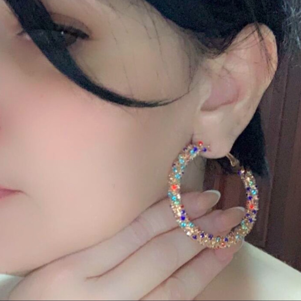 💎 Rhinestone Hoop Earrings 💎 - Picture 5 of 6